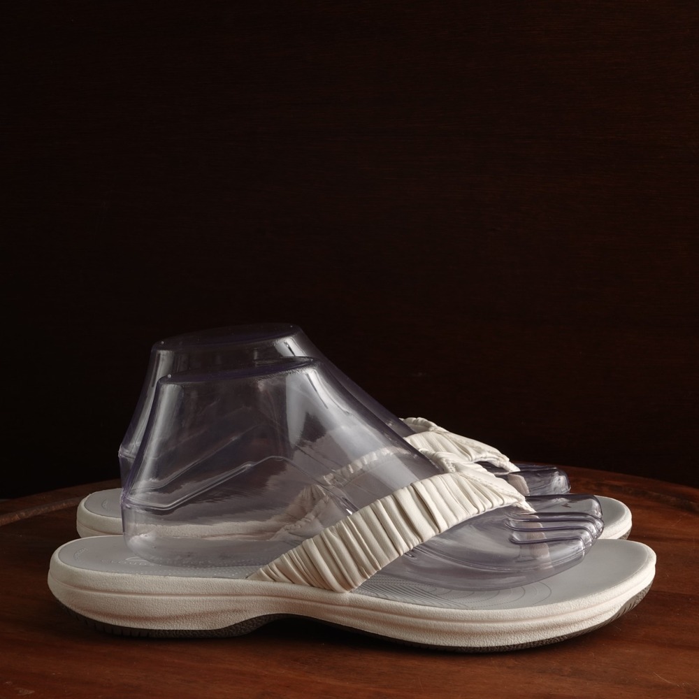 Clarks Sandals Womens Size 9M White Breeze Rae Thong Coastal Comfort Flat Shoes